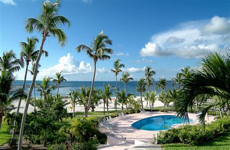 Abaco beach resort - A secluded and laid-back resort with a lively poolside bar, a small beach, and the largest marina in the Bahamas. Rooms are spacious and modern, with ocean views and kitchens, but some are dated and have spotty Wi-Fi.